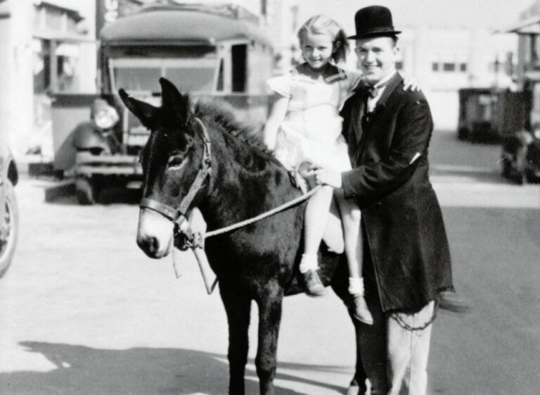Stan with daughter Lois on the set of Way Out West 1936